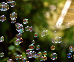 soap-bubbles-2882599
